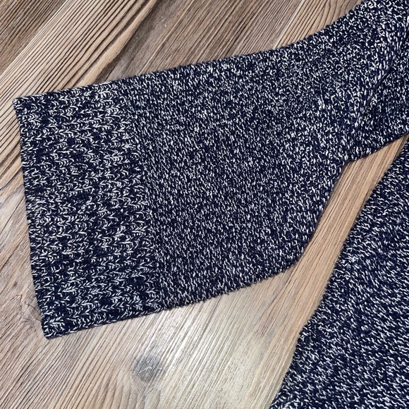 3 Cute Loft Tops - Picture 4 of 11